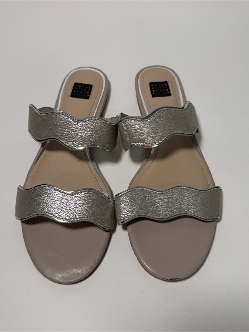 White House Black Market Brynn Cobblestone Silver Sandals size 8.5